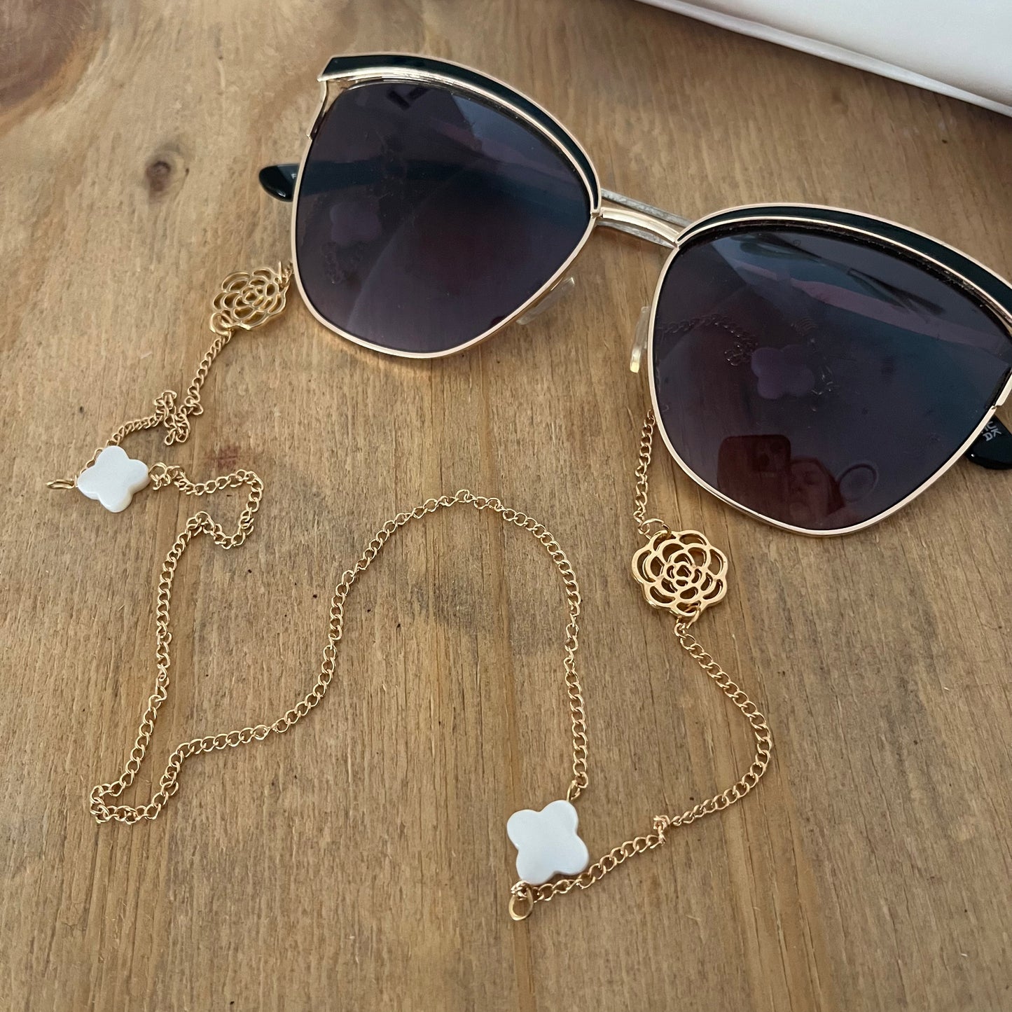 GOLD ROSE GLASSES CHAIN