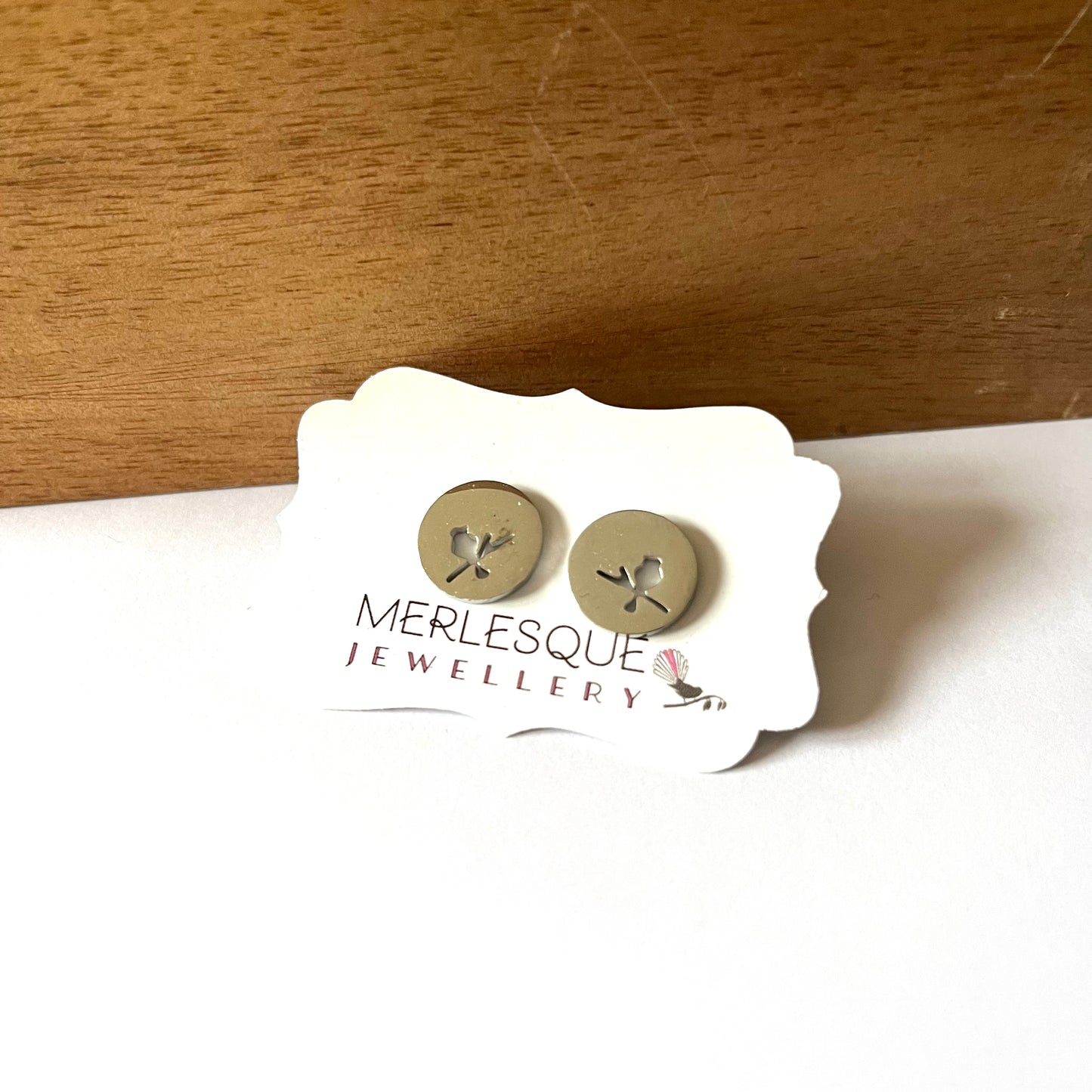 ROUND BIRD STUDS