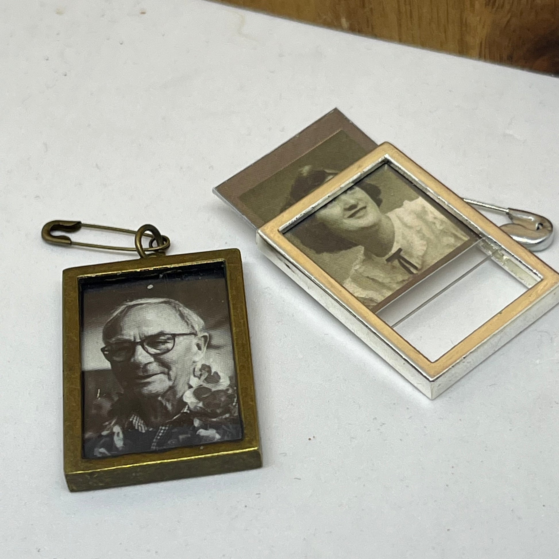 Diy photo edding charms with clear sleeves to pop the photo in.